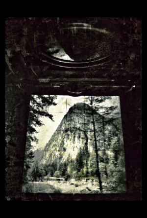 Jakob Lang, Trinity, Poetische Fotografie, Poetic Photografic, Salzburger Festspiele 2026, Programmhefte Salzburger Festspiel Konzert, Foto, Fotokunst, Bayern, Landschaft, Photoart, Grafic, Fine Art, Digital, Analog, Fotografik, photo, Tiefenwirkung, zeitgenössische Fotografie, Neue Technik, contemporary art, contemporary photos, artist, Künstler, innovative art, Innovative Kunst, Schwarz Weiß, bunt, Schwarz-Weiß Foto, blackandwhite, Limited Edition, Limitierte Auflage, Kunstdruck